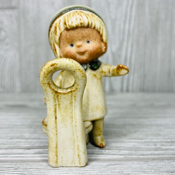 Vintage Japan UCTCI Bristolia Figurine Little Girl Kneeling Chair Pottery decor - Picture 3 of 7